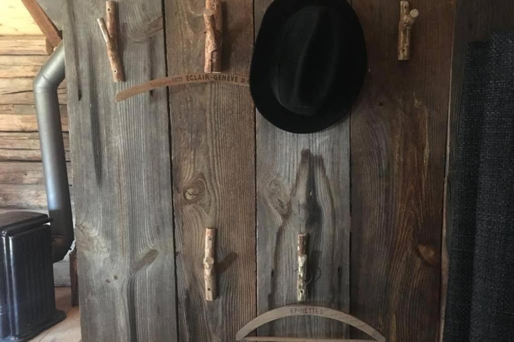 La Cabane De L'Homme Tranquille Le Tretien Exterior foto